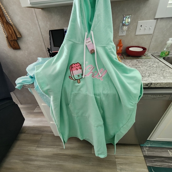 Pusheen Mint Green Robe with Ice Cream Design - Picture 4 of 7